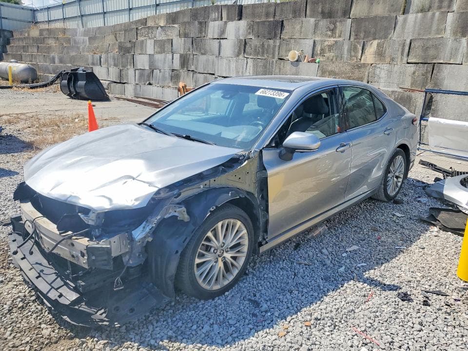 2020 TOYOTA CAMRY XLE - 1