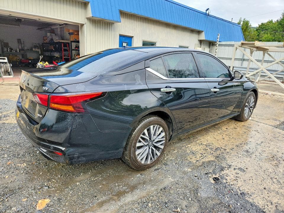 2023 NISSAN ALTIMA SV 3