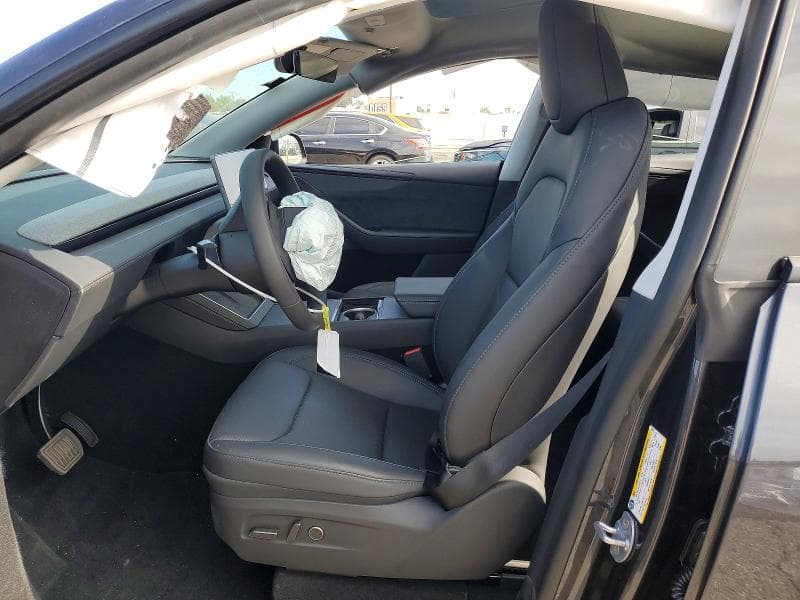 2026 TESLA MODEL Y 7