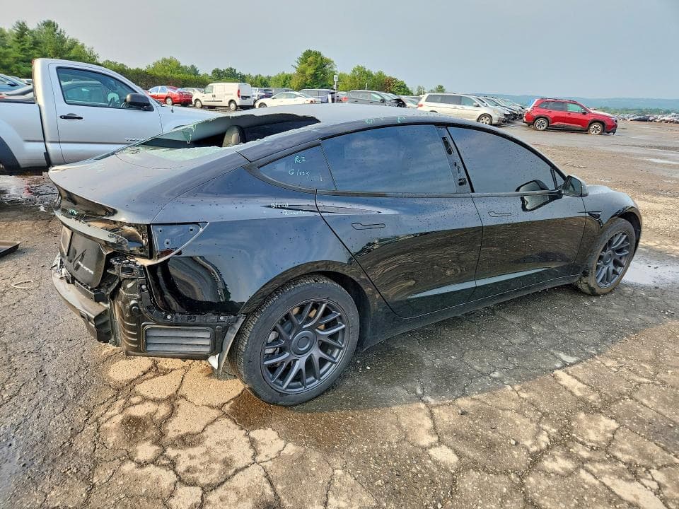 2025 TESLA MODEL 3 3