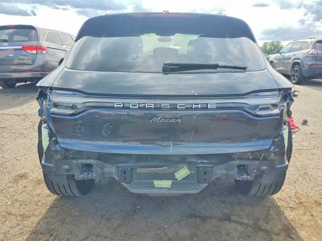 2025 PORSCHE MACAN BASE 6