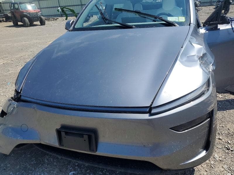 2026 TESLA MODEL Y 11