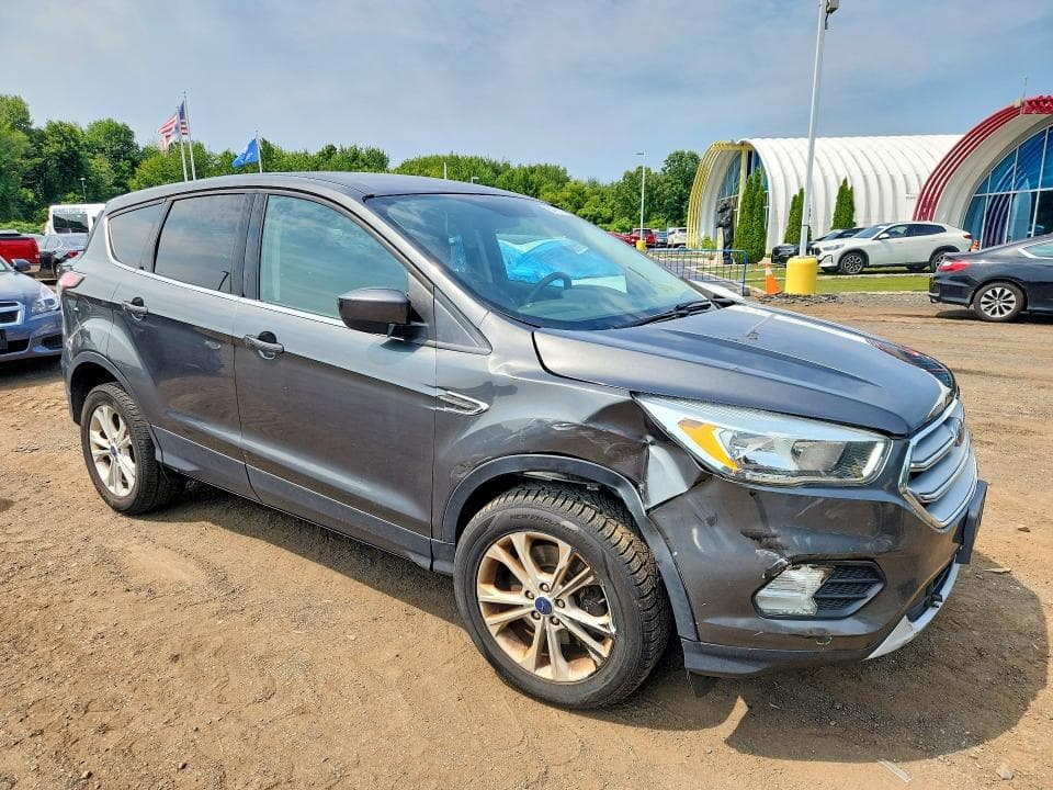 2017 FORD ESCAPE SE 4