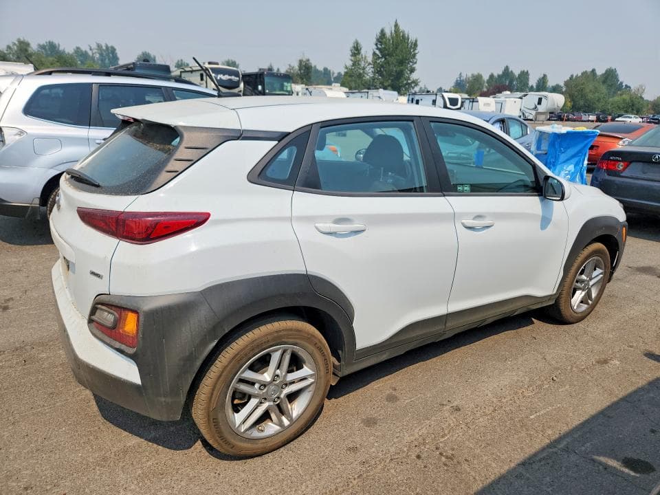 2021 HYUNDAI KONA SE 3