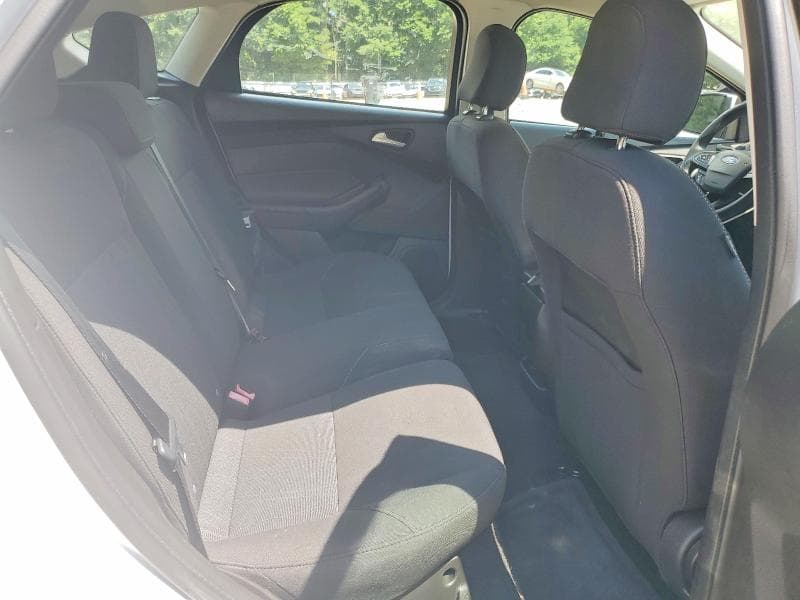 2017 FORD FOCUS SE 10