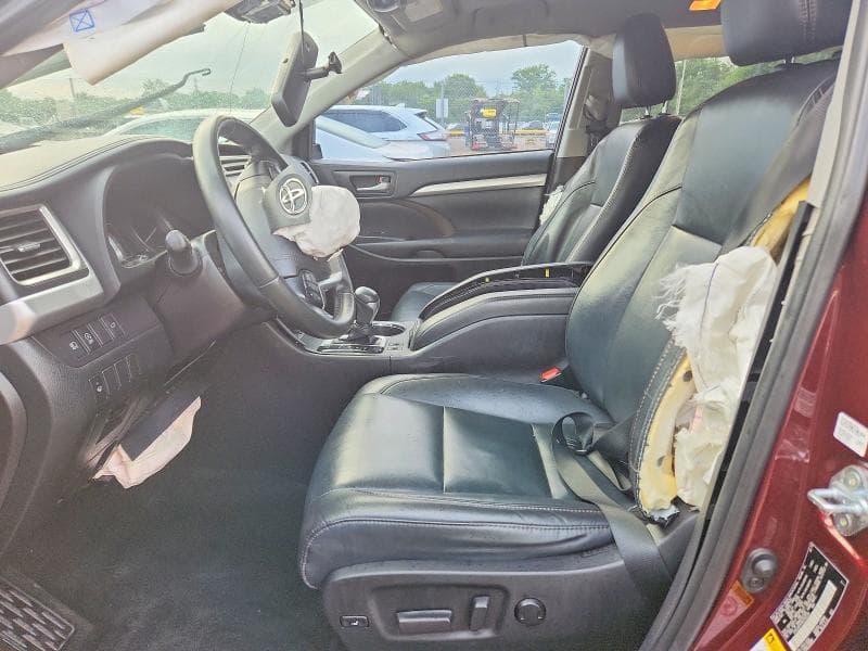 2019 TOYOTA HIGHLANDER XLE 7
