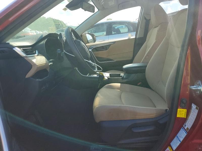 2019 TOYOTA RAV4 LE 7