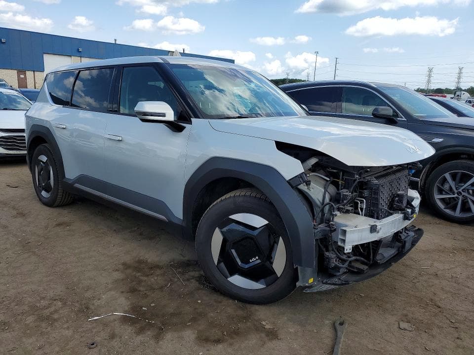2024 KIA EV9 LIGHT 4