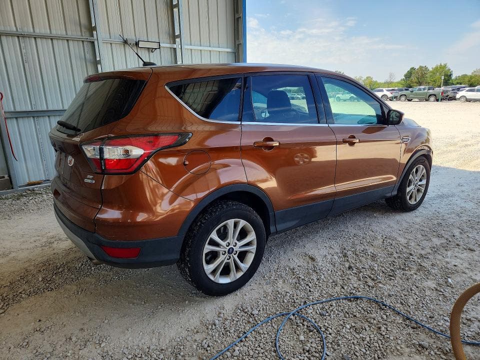 2017 FORD ESCAPE SE 3