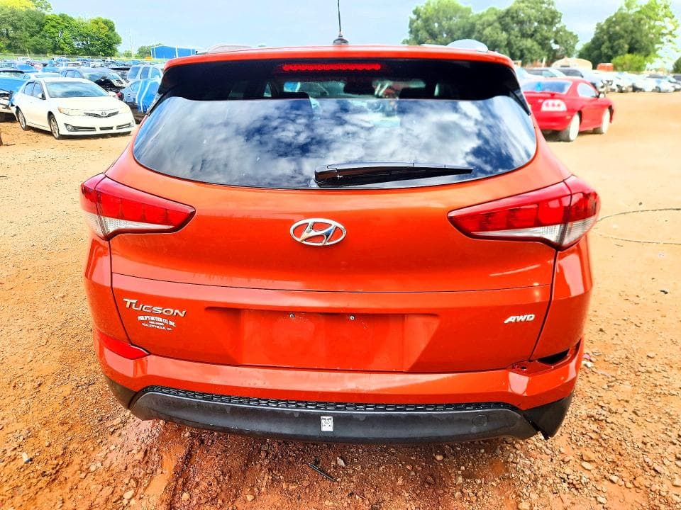 2017 HYUNDAI TUCSON SE 6