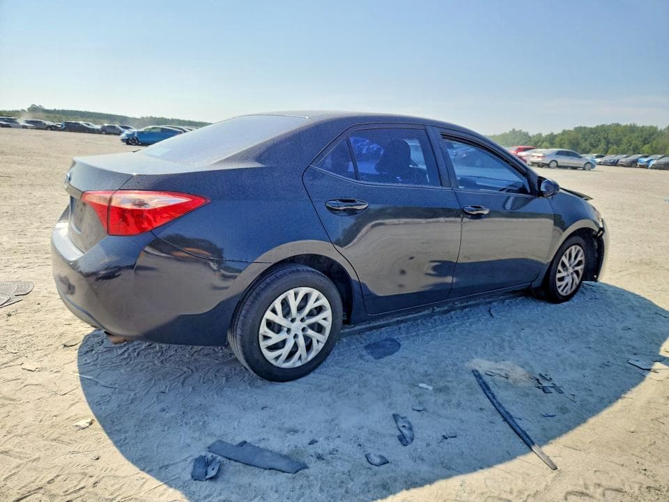 2017 TOYOTA COROLLA LE 3