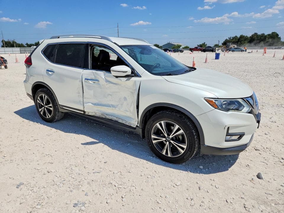 2017 NISSAN ROGUE SL 4