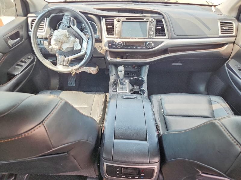 2018 TOYOTA HIGHLANDER XLE 8