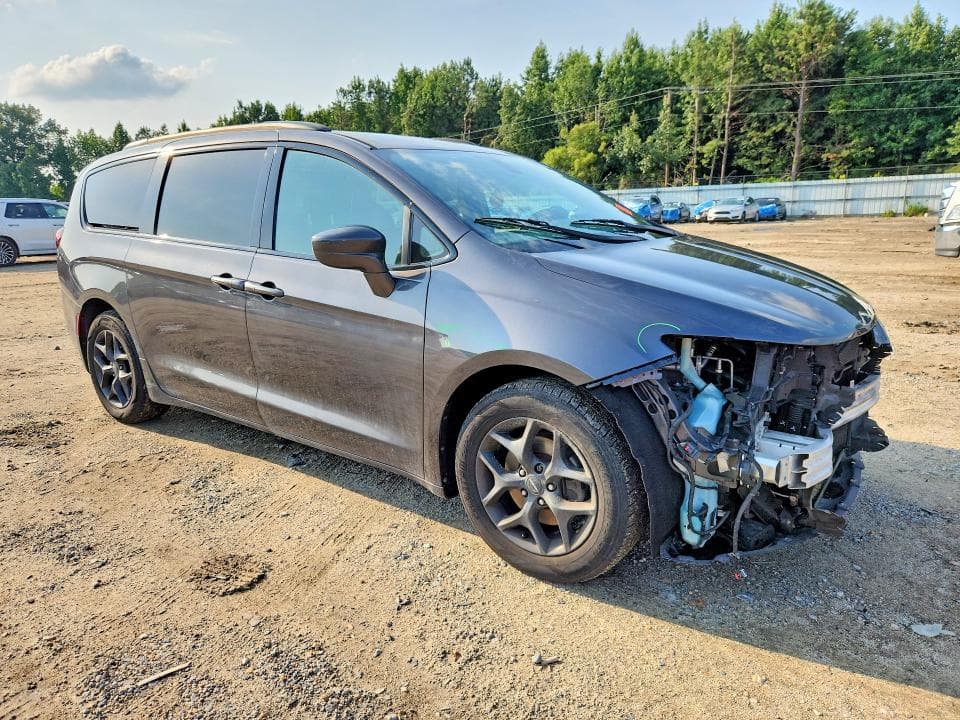 2018 CHRYSLER PACIFICA TOURING L 4