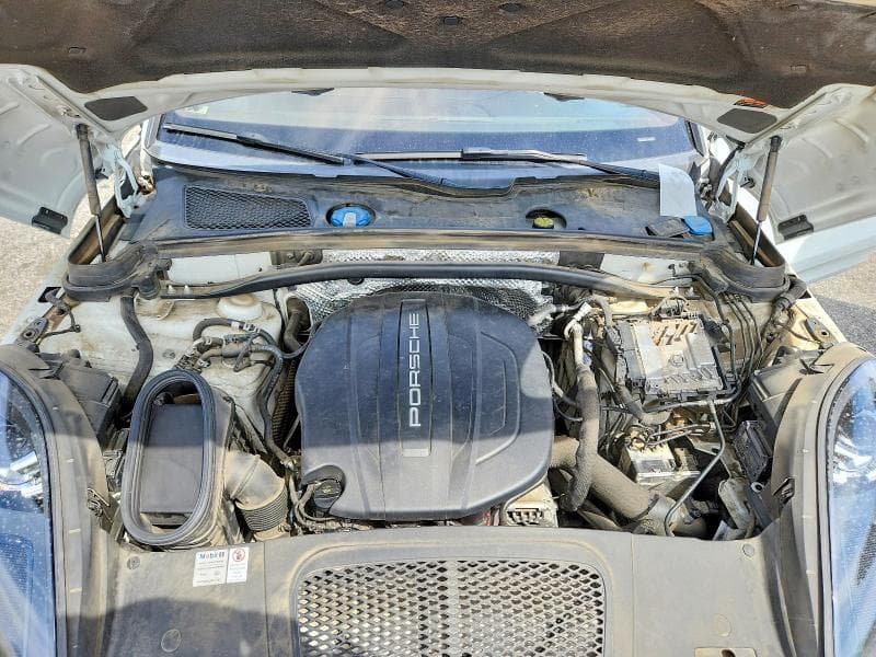 2020 PORSCHE MACAN 12