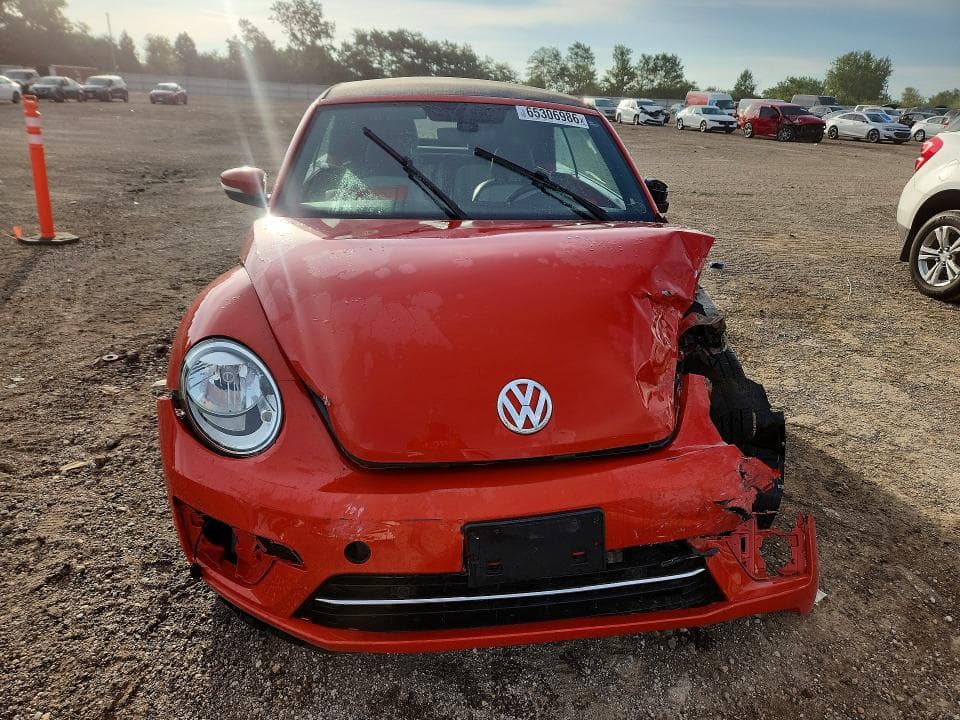 2017 VOLKSWAGEN BEETLE S/SE 5