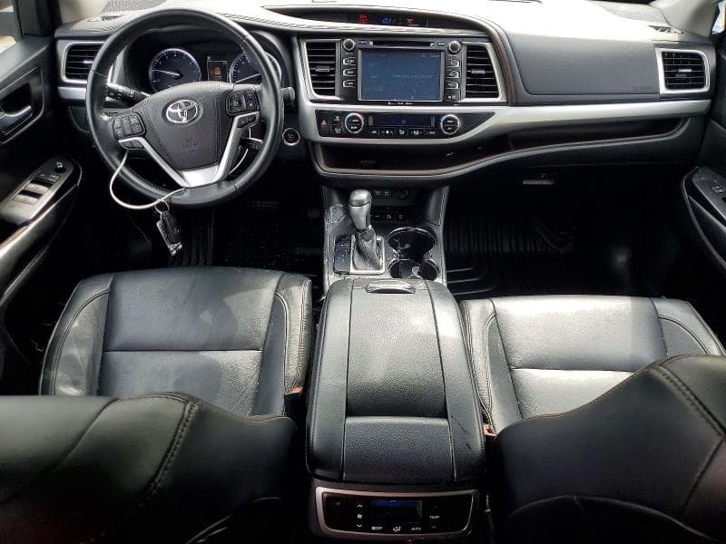 2018 TOYOTA HIGHLANDER XLE 8