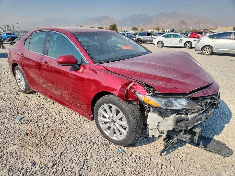 2019 TOYOTA CAMRY LE 4