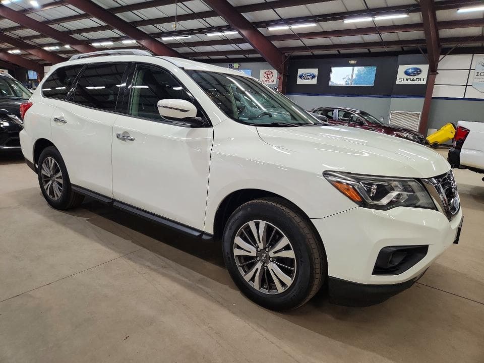 2017 NISSAN PATHFINDER SV 4
