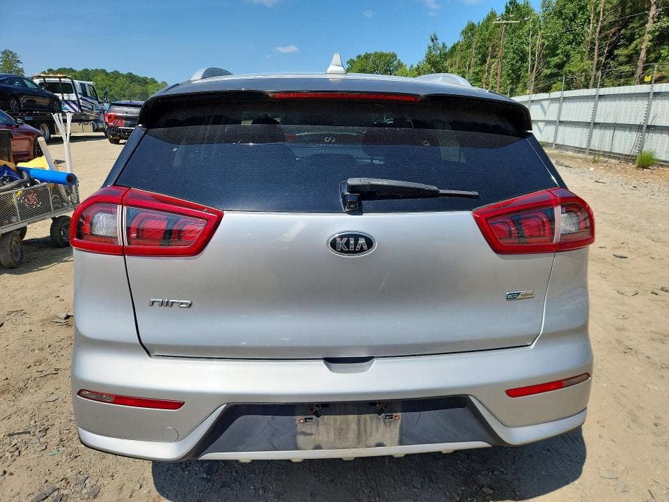 2018 KIA NIRO LX 6