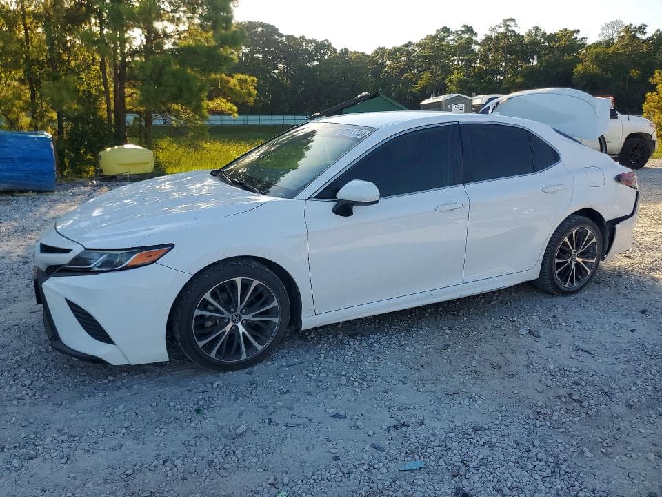 2019 TOYOTA CAMRY SE