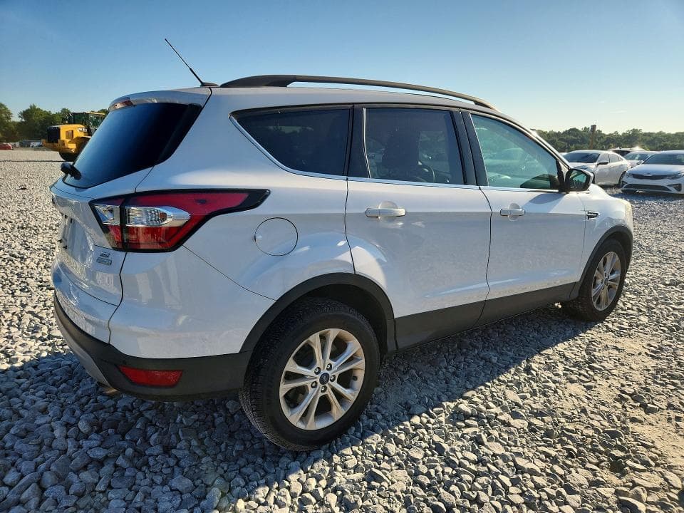 2017 FORD ESCAPE SE 3