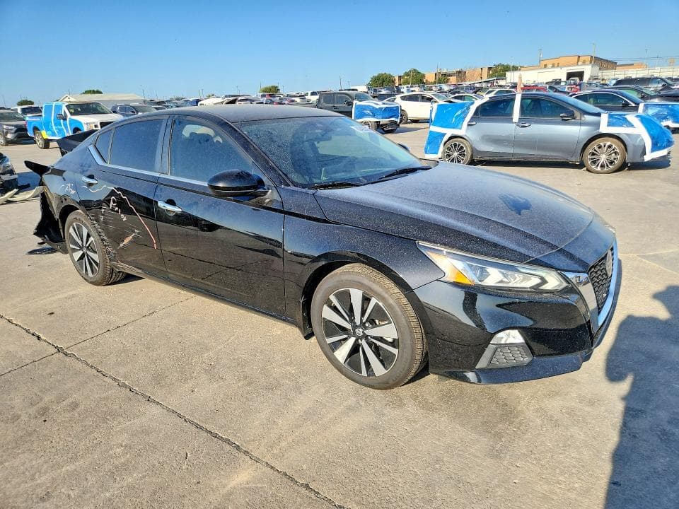 2022 NISSAN ALTIMA SV 4