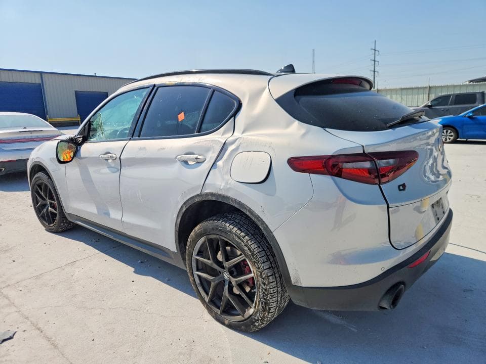 2020 ALFA ROMEO STELVIO 2