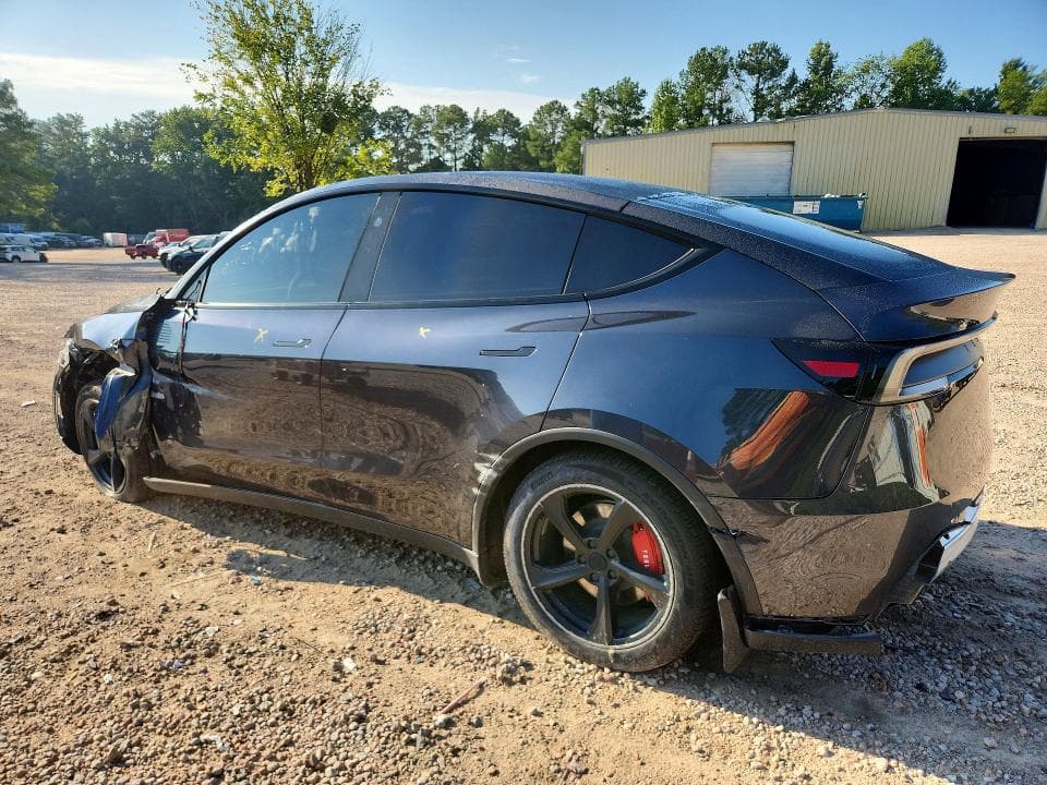 2026 TESLA MODEL Y 2