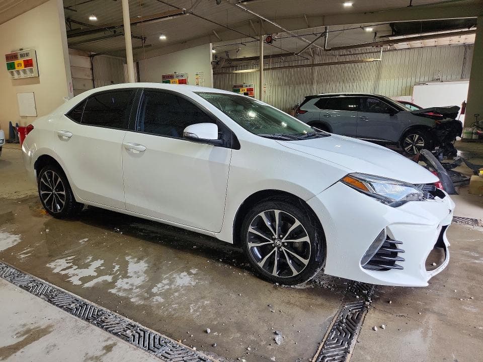 2017 TOYOTA COROLLA SE 4