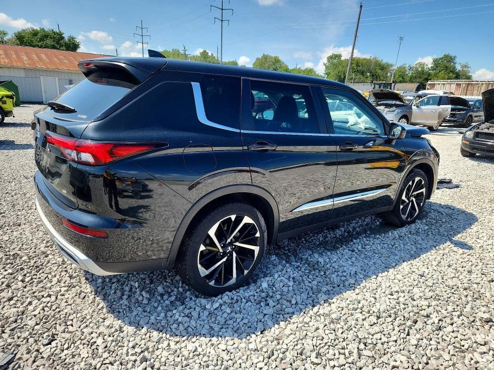 2023 MITSUBISHI OUTLANDER SE 3