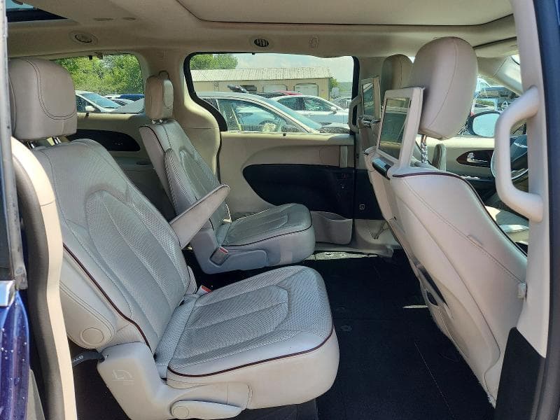 2019 CHRYSLER PACIFICA LIMITED 11