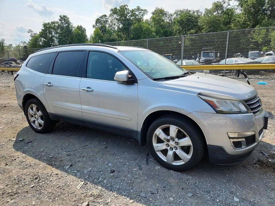 2017 CHEVROLET TRAVERSE LT 4