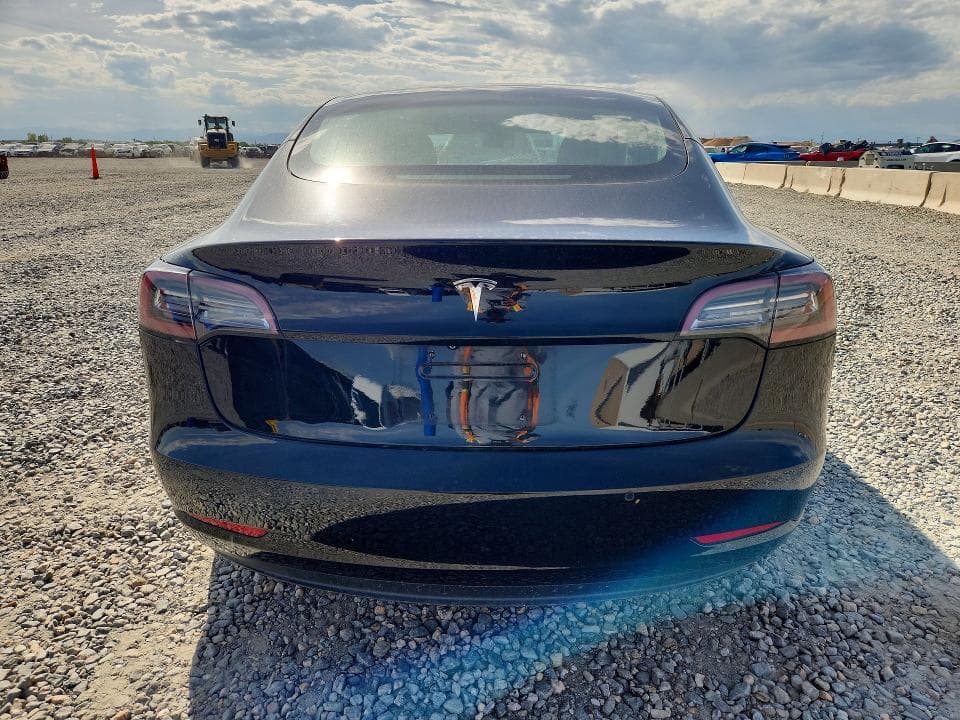 2018 TESLA MODEL 3 6