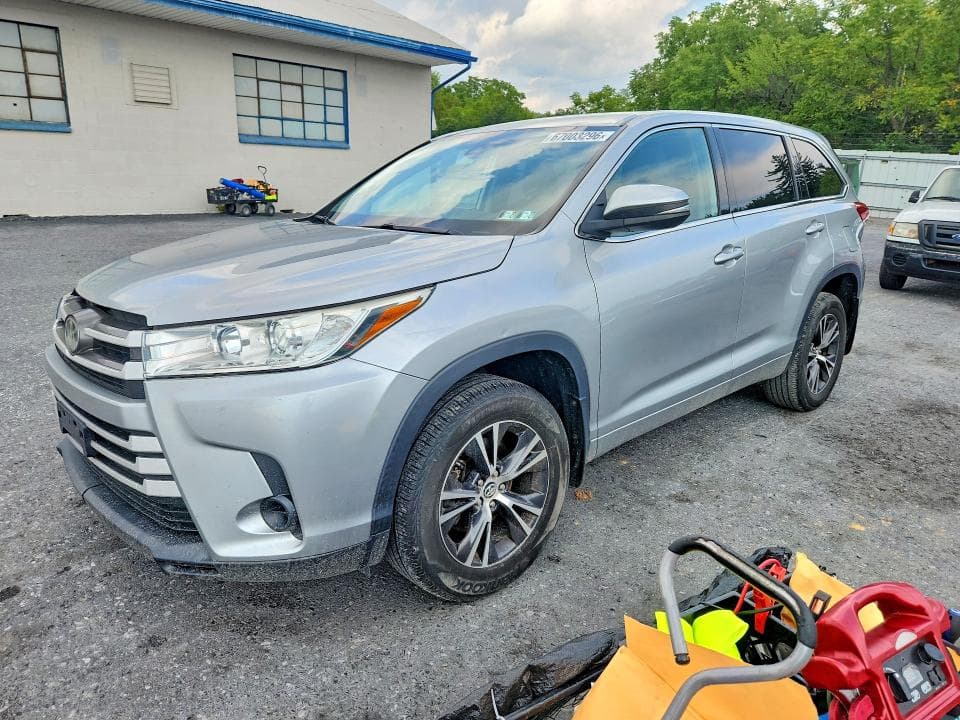 2018 TOYOTA HIGHLANDER LE - 1