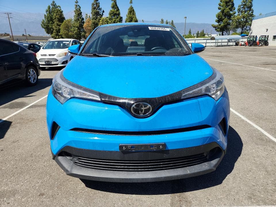 2019 TOYOTA C-HR XLE 5