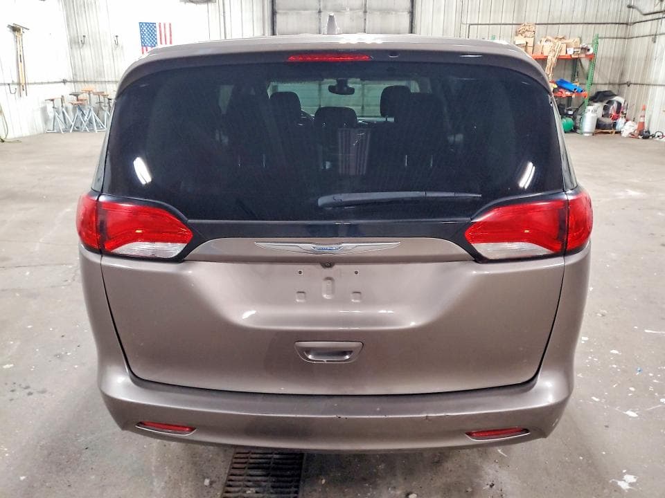 2017 CHRYSLER PACIFICA TOURING 6