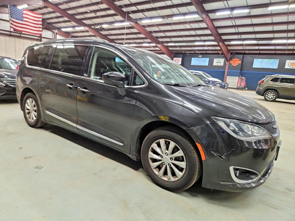 2017 CHRYSLER PACIFICA 4