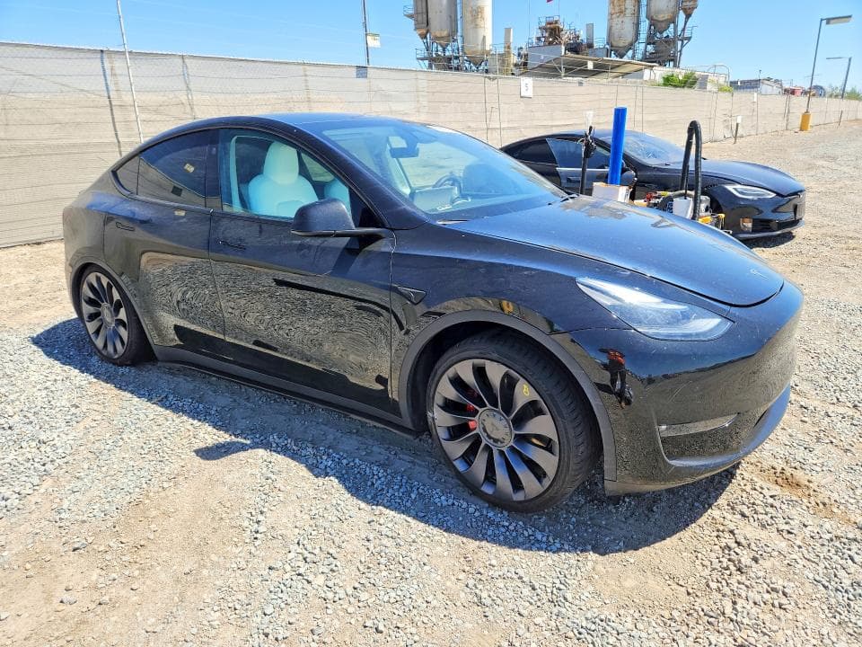2024 TESLA MODEL Y 4