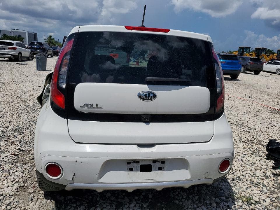 2018 KIA SOUL + 6