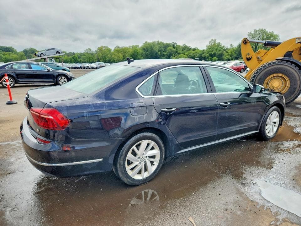 2018 VOLKSWAGEN PASSAT SE 3