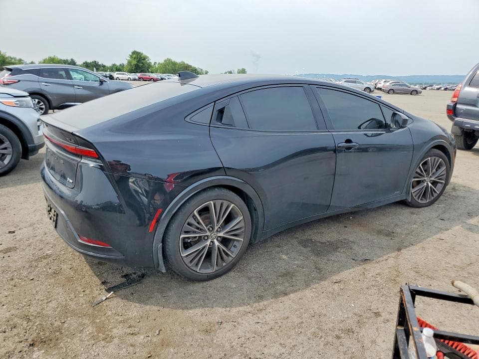 2023 TOYOTA PRIUS XLE 3