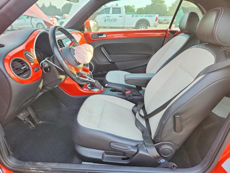 2017 VOLKSWAGEN BEETLE S/SE 7