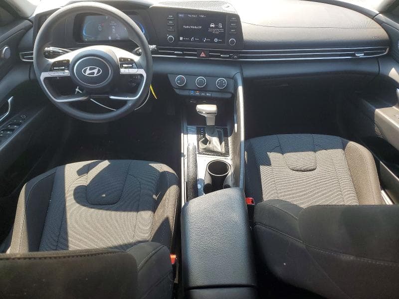 2024 HYUNDAI ELANTRA SE 8