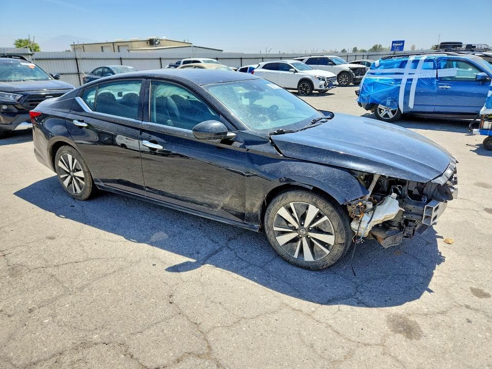 2021 NISSAN ALTIMA SV 4
