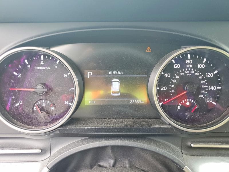 2023 KIA CARNIVAL LX 9