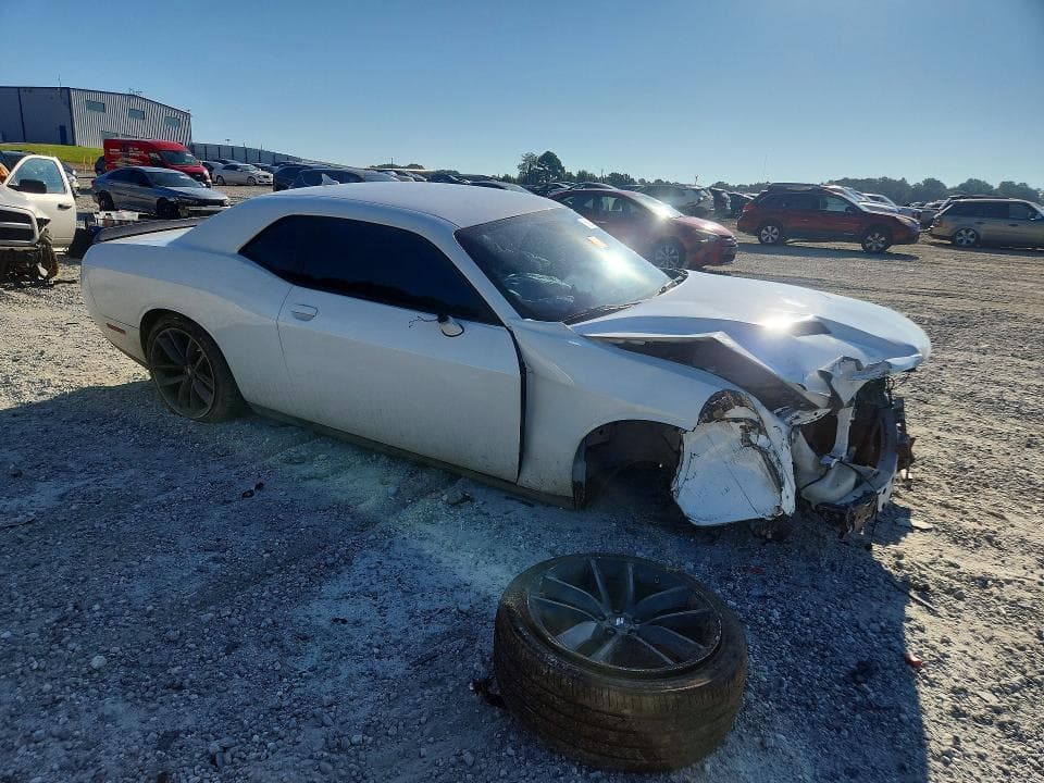 2017 DODGE CHALLENGER SXT 4