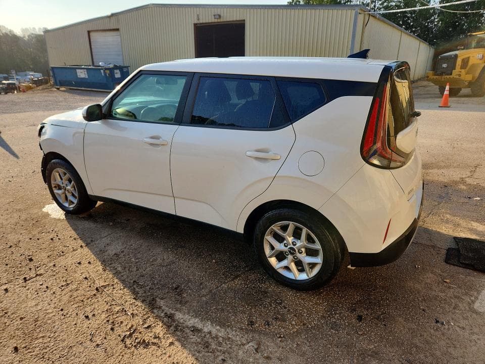 2023 KIA SOUL LX 2
