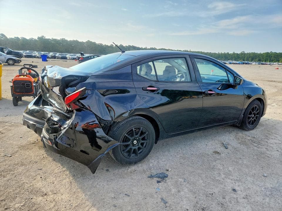 2020 NISSAN VERSA S 3