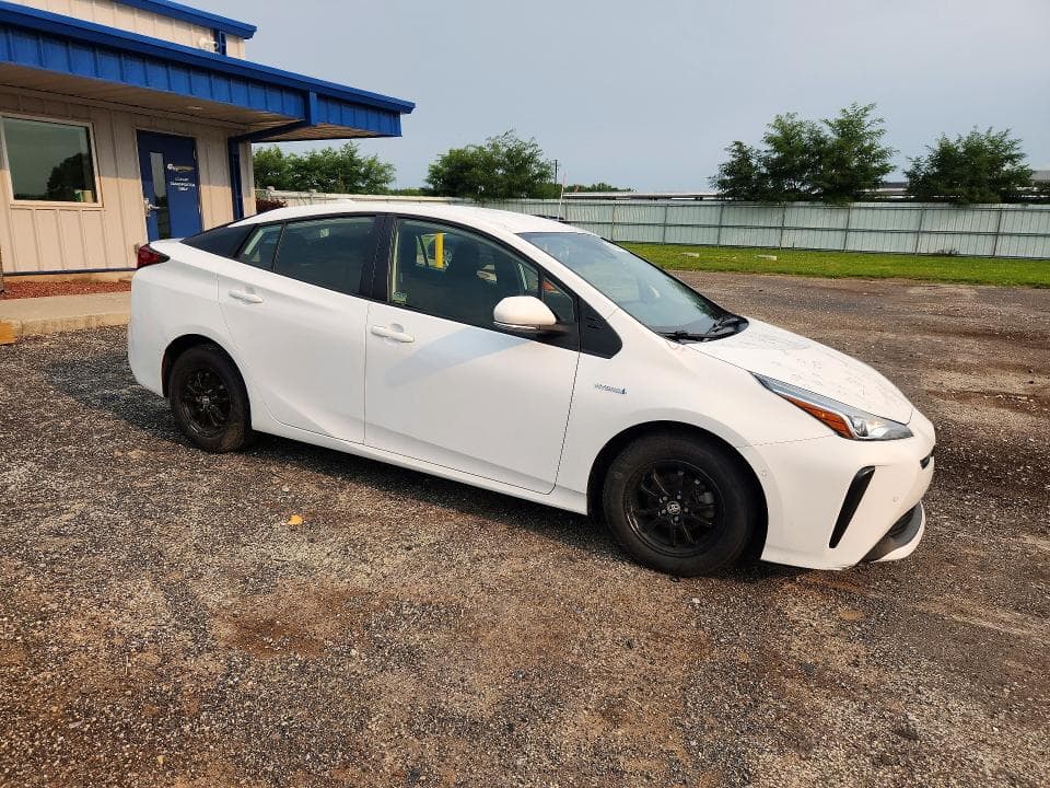 2021 TOYOTA PRIUS LE 4
